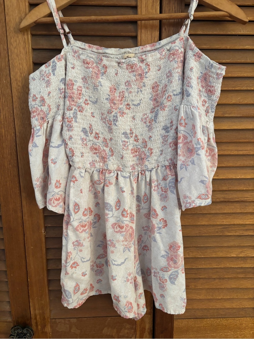 Hollister cream pink and blue dainty farm girl romper size small